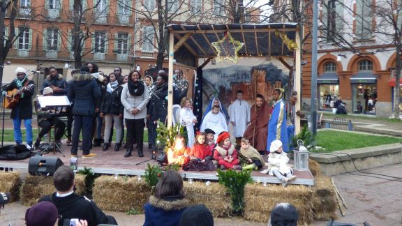 Tolosa: interrotto presepe vivente al grido di “stop ai fascisti”